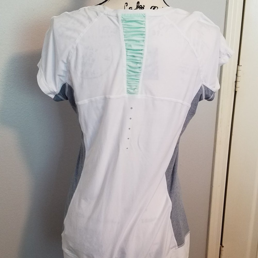 White workout top - Picture 2 of 2